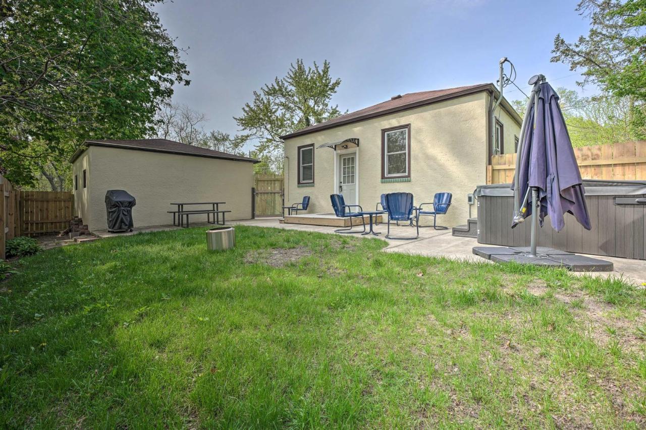 Benton Harbor Gracie Cottage With Hot Tub And Yard! Eksteriør billede